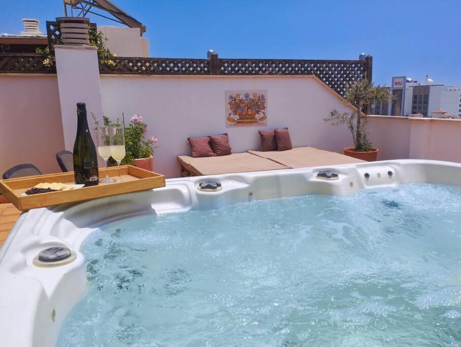 Apartmán Penthouse With Jacuzzi And Spectacular Sea Views Nerja Exteriér fotografie